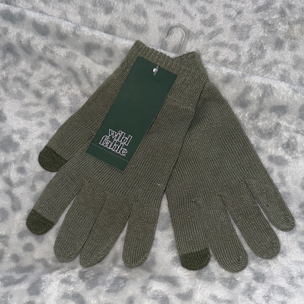 Wild Fable Women’s Touchscreen Knit Gloves in Olive Green